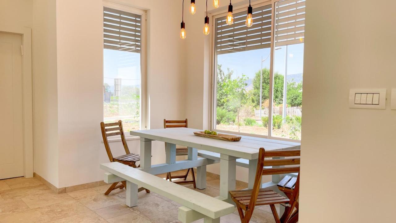 Villa הבית הלבן בכפר בלום Extérieur photo