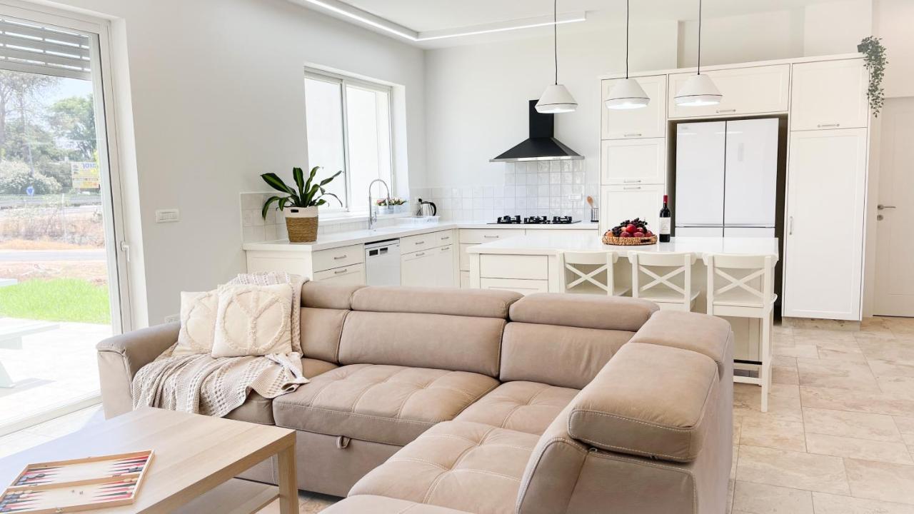 Villa הבית הלבן בכפר בלום Extérieur photo